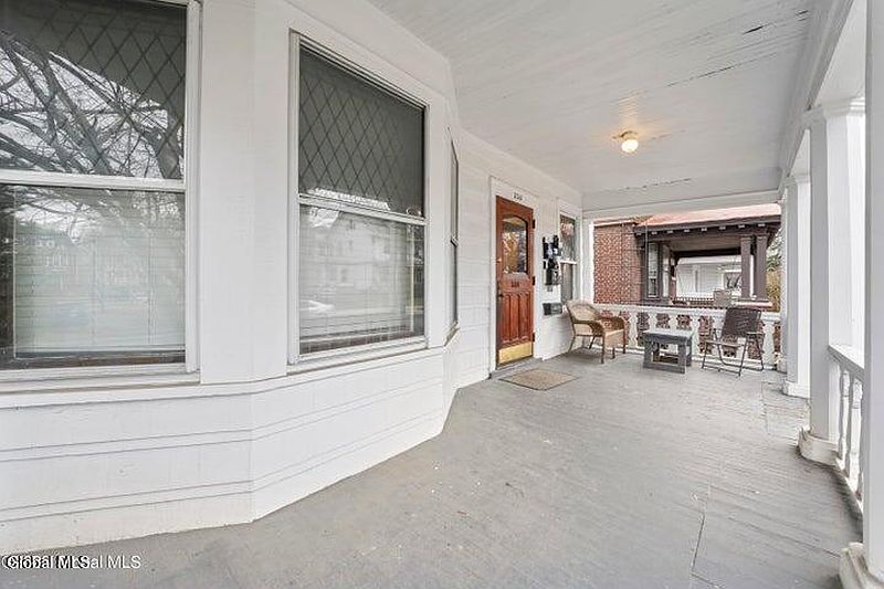 3rd image of 538 Myrtle Avenue