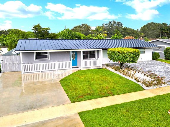 4th image of 9449 SW 51st Ct