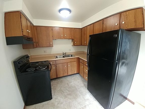 2nd image of 2412 Camelot Blvd APT 201