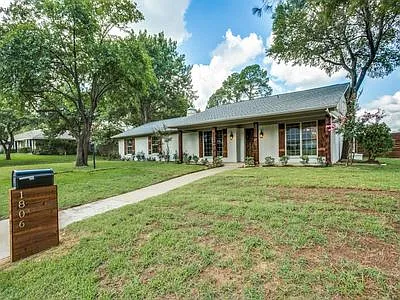 1806 Southridge Dr Photo 1