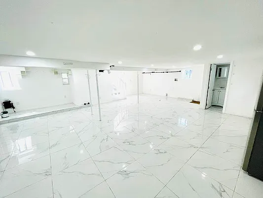 Rented by GROOME REALTY LLC | media 9