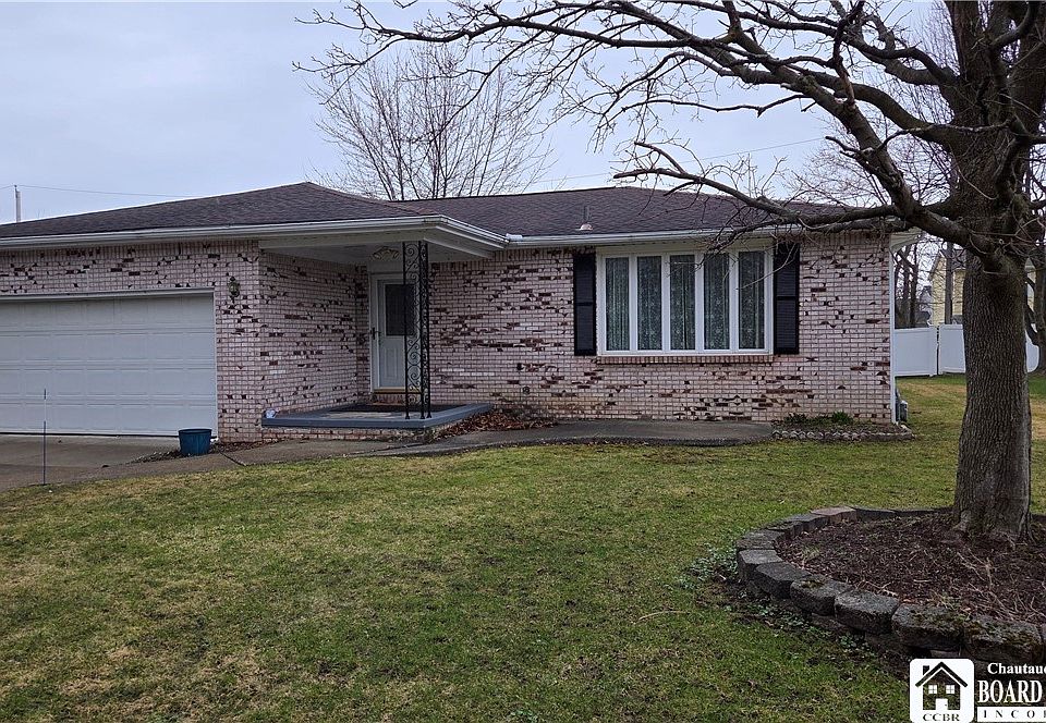 1st image of 104 Bradwood Rd