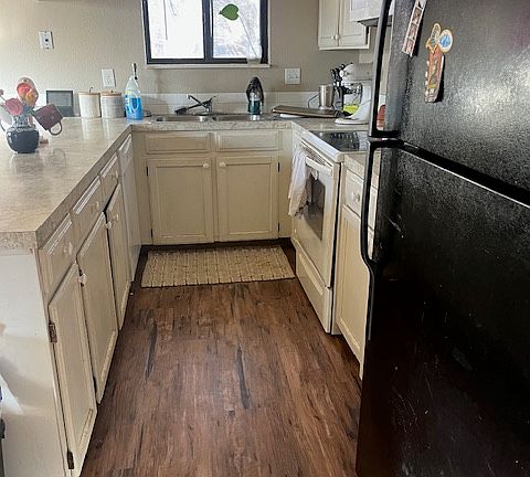 Kitchen pic 2