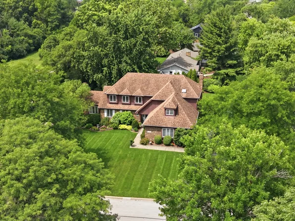 8100 Lake Ridge Dr, Burr Ridge, IL 60527