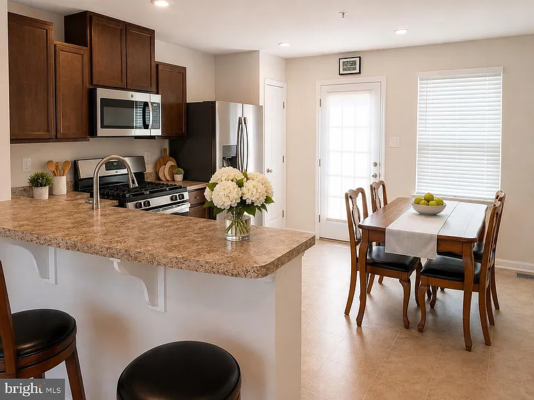 9827 Posterity Ln — Photo 6