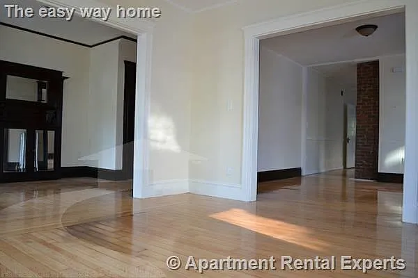 3 bed, 1350 sqft, $3,900 — Photo 4