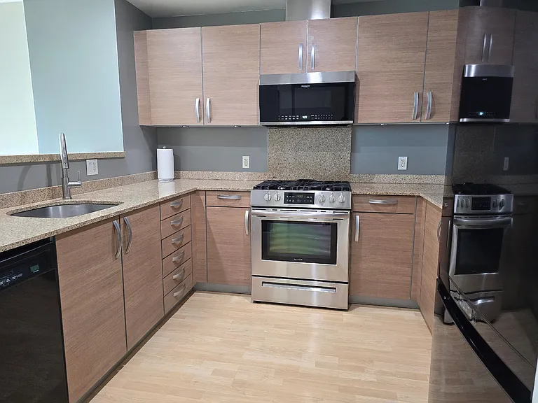 1 Mandalay Pl #1105 — Photo 9