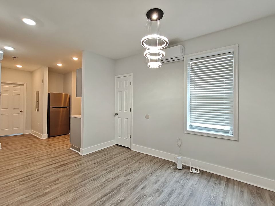 1st image of 1404 N 21st St #1