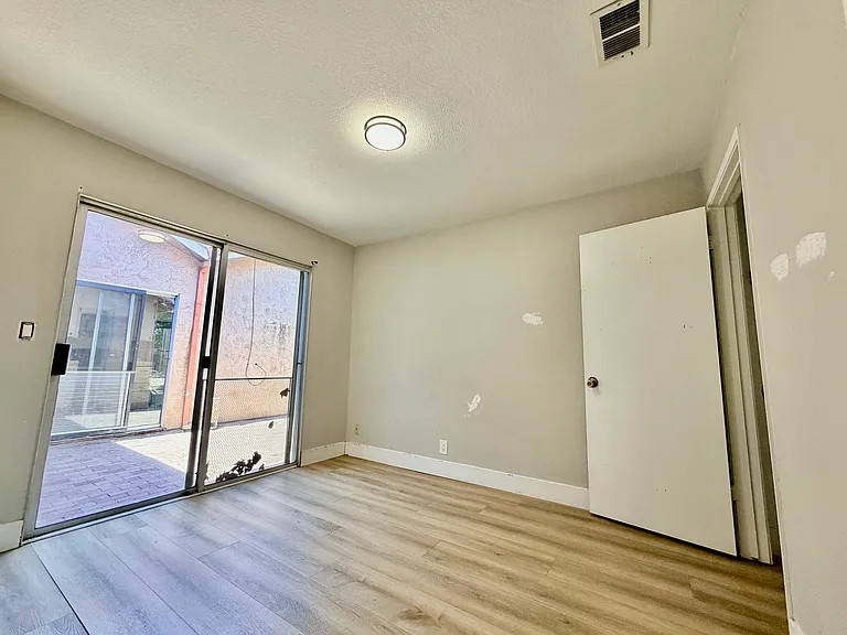 3400 Crowley Ct — Photo 16