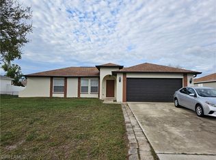 9123 Cypress Dr N, Fort Myers, FL 33967