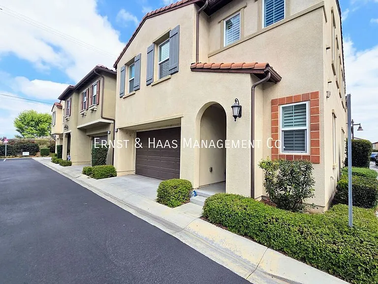 4735 Holly Ave — Photo 3