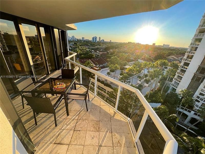 1st image of 3610 Yacht Club Dr APT 916