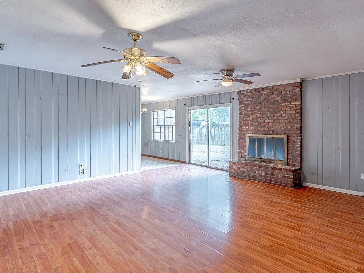 3 bed, 2.0 bath, 1980 sqft, $1,695 — Photo 3