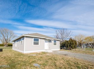 615 Mark St, Granger, WA 98932