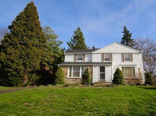 20930 Farnsleigh Rd, Beachwood, OH 44122