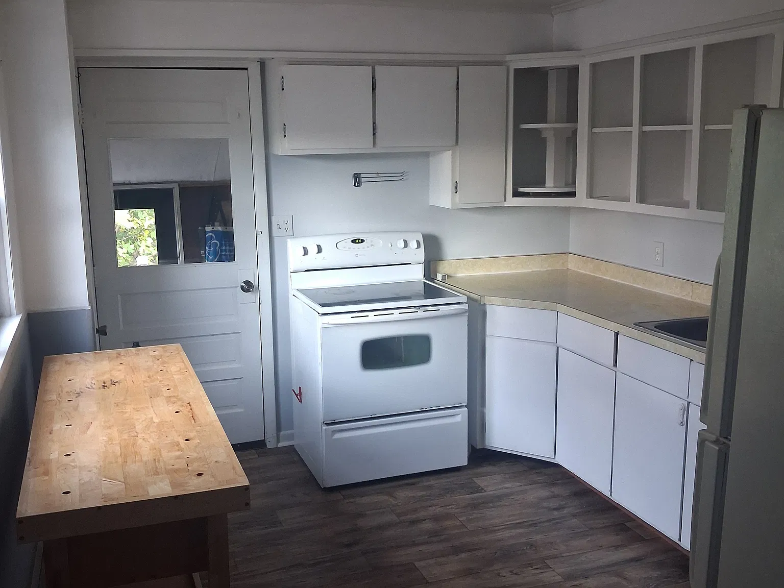 2 bed, 884 sqft, $1,100 — Photo 3
