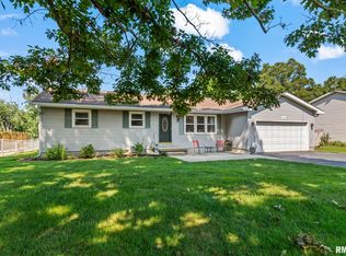 3435 Greenview Dr, Decatur, IL 62521