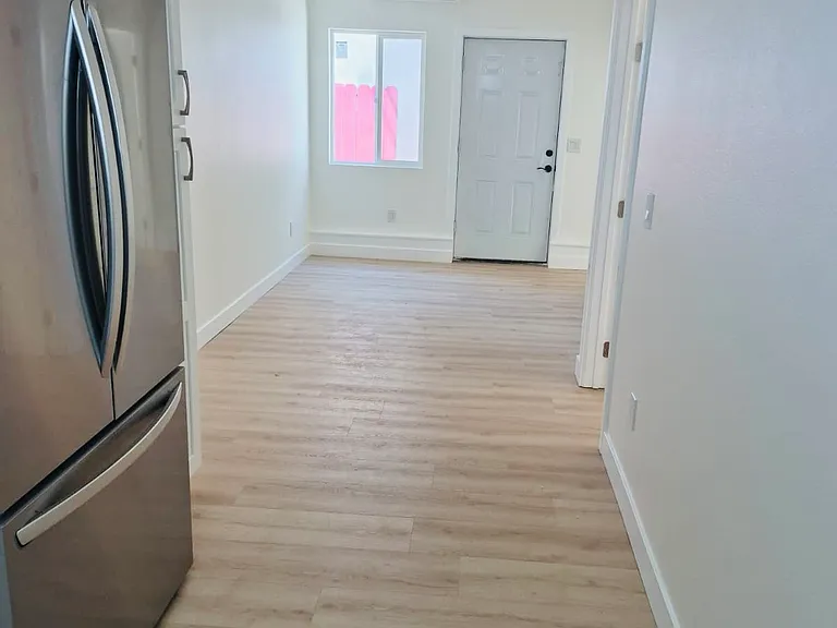 413 S Azusa Ave #B — Photo 4
