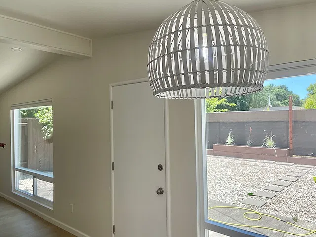 3 bed, 1300 sqft, $2,850 — Photo 3