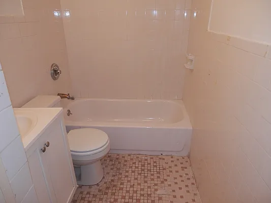 Rented by The Ambassador Realty Group | media 16