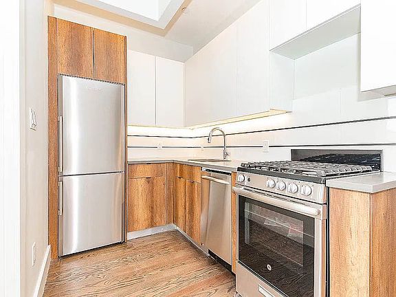 4th image of 799 Ocean Ave #3N
