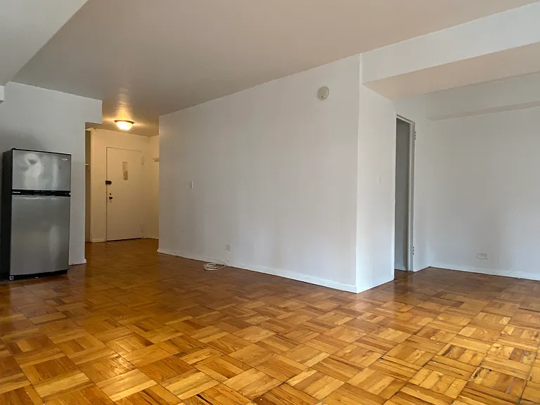 155 E 38th St #11L — Photo 5