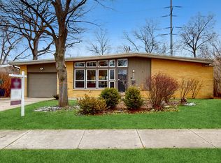 821 Barberry Rd, Highland Park, IL 60035