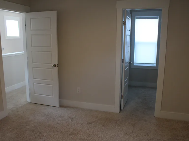 1521 Rhodeschool Dr — Photo 12