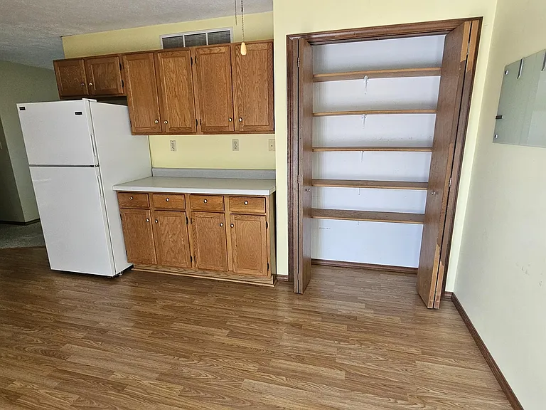 711 N Hemlock St — Photo 12