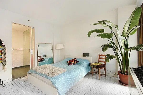 Sold by Corcoran | media 21