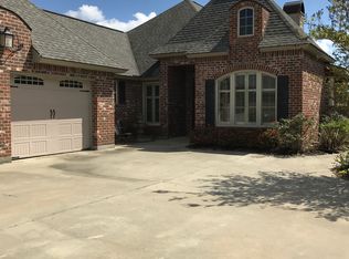 903 S Yorkshire Cir, Lake Charles, LA 70605