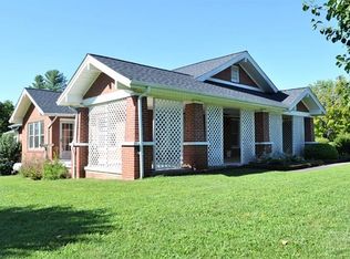 95 Hennessee St, Morganton, NC 28655