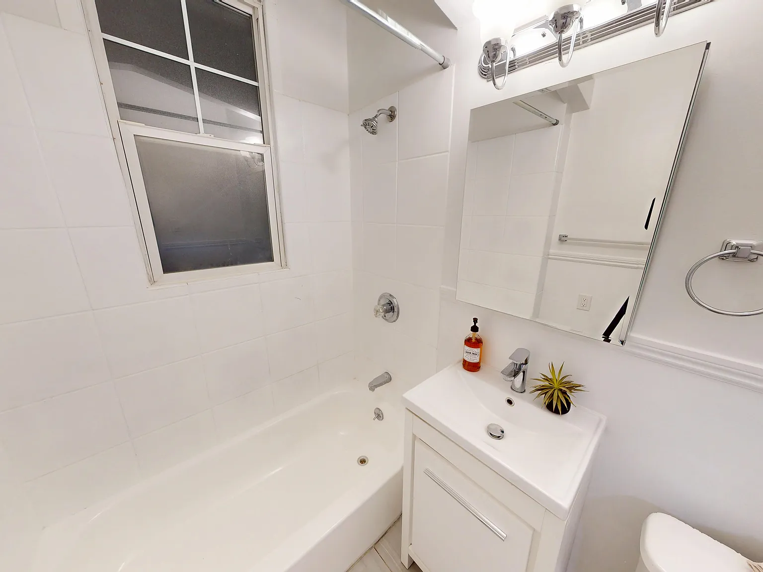 1395 Golden Gate Avenue — Photo 4