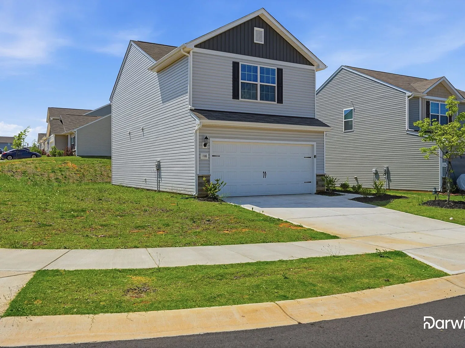 3 bed, 2.5 bath, 1679 sqft, $1,985 — Photo 2