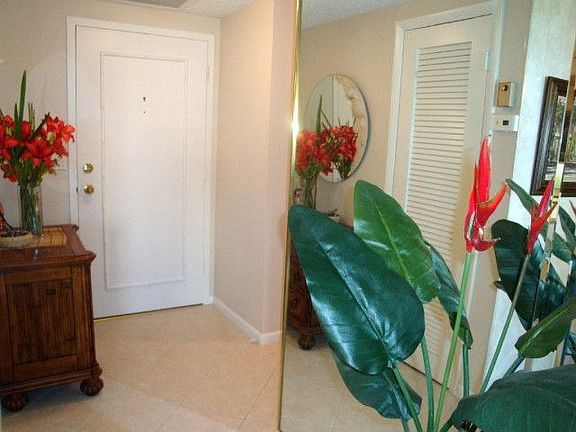 3rd image of 555 SE 6th Ave APT 2G