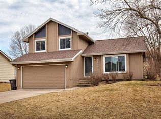 4800 Bel Aire Rd, Des Moines, IA 50310