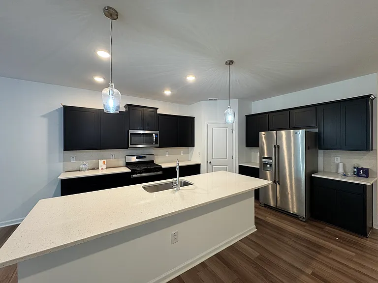 5104 Cambrey Dr — Photo 4