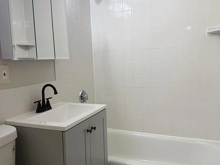 26 Newhall St #4 — Photo 5
