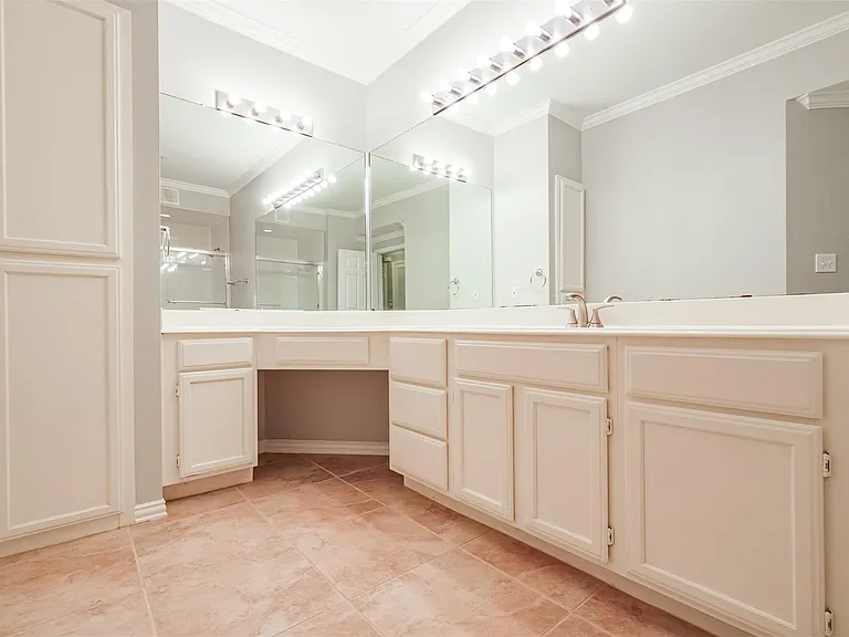 2111 Welch St #B304 — Photo 21