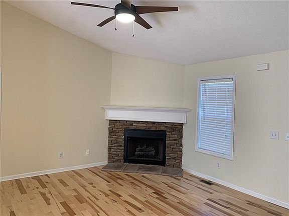 4th image of 31 Greatwood Dr