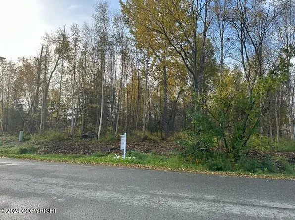 11400 E Equestrian St, Palmer, AK 99645