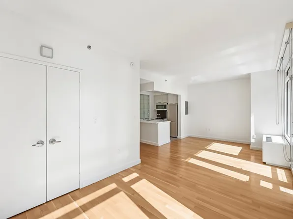 501 East 74th Street image 5 of 14