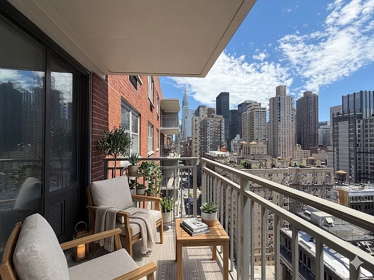 132 E 35th St #17F — Photo 10