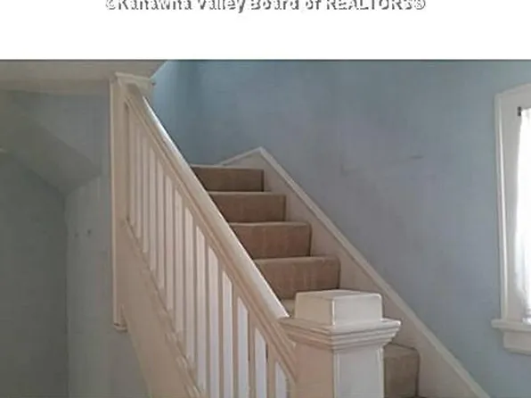 5209 Staunton Ave SE, Charleston, WV 25304