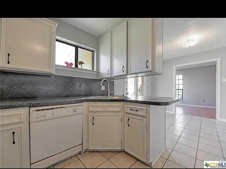 3300 Lois Ln — Photo 11