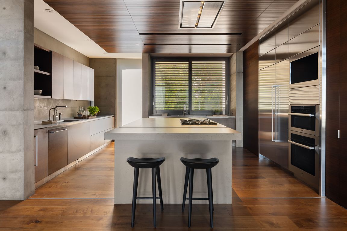 next background image