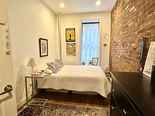 Rented by Corcoran | media 14