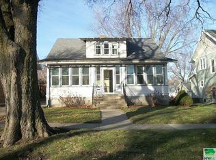 1130 W Cedar St, Cherokee, IA 51012