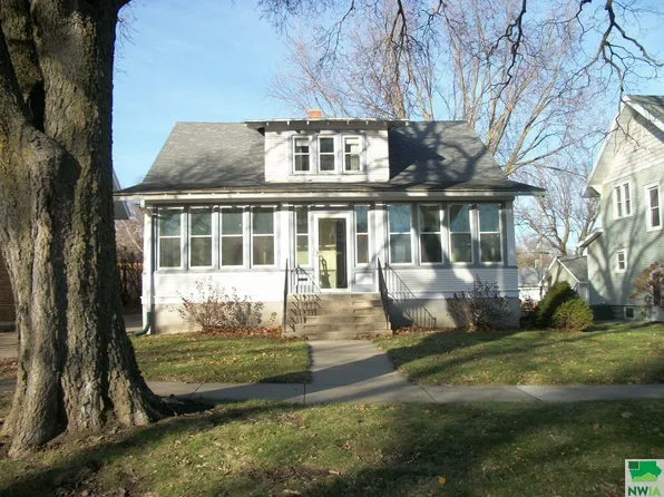 1130 W Cedar St, Cherokee, IA 51012