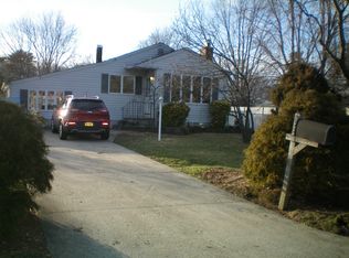 1226 Fairbanks Ave, Bay Shore, NY 11706